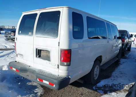 2013 Ford E-350 Super Duty Xl z USA, uszkodzony, nr VIN 1FBSS3BL9DDB09104